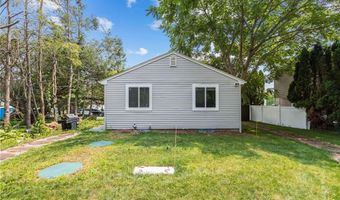 137 Overlook Dr, Warwick, RI 02818