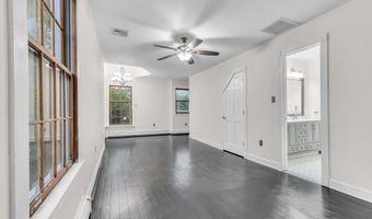 19 CENTER St, Barnegat, NJ 08005