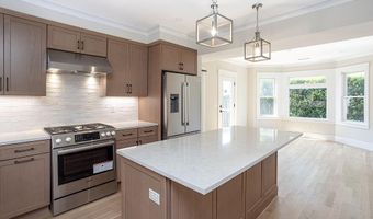 28 Carroll Ave, Newport, RI 02840