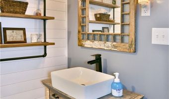 3192 New Milford Rd, Atwater, OH 44201