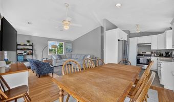 8 SOUTHWEST Rd, Narragansett, RI 02882