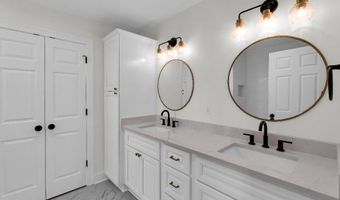 406 Easterbrook St, Bay St. Louis, MS 39520