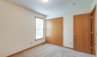 3061 Dover Dr, Akron, OH 44312