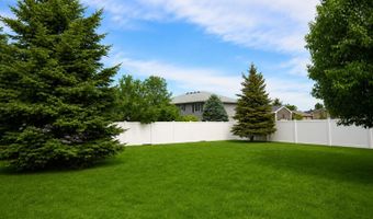 1208 Plum Ln, Aberdeen, SD 57401