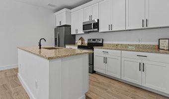 2008 Robert Ave, Alva, FL 33920