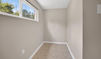 3303 17TH St N, Arlington, VA 22201