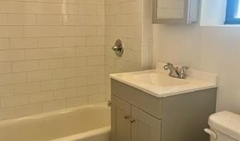 84 W 25TH St D5, Bayonne, NJ 07002
