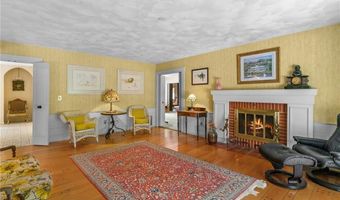300 Country View Dr, Warwick, RI 02886