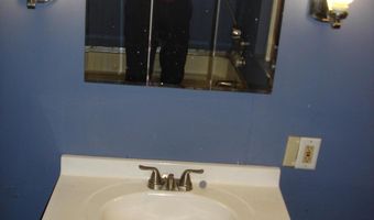 8 Holiday Ln, Standish, ME 04084