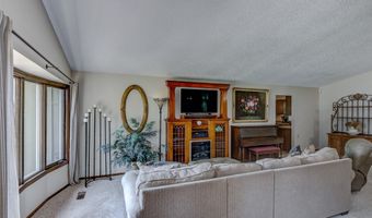 608 Manor Ct, Altoona, WI 54720