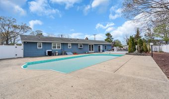 7 Glenwood Dr, Bayville, NJ 08721