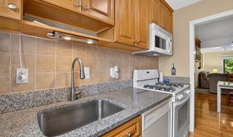 405 Timber Ln 405, Canton, CT 06019