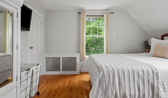 259 Middle Rd, Falmouth, ME 04105