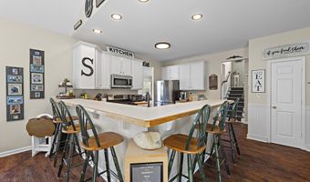 28 Hannah Lee Rd, Barnegat, NJ 08005