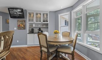 71 Olde Orchard Rd, Clinton, CT 06413