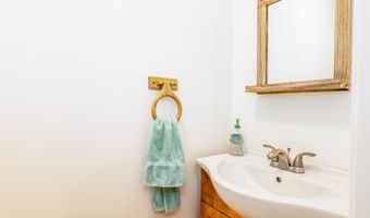 38 Greenridge Dr, Brookfield, CT 06804
