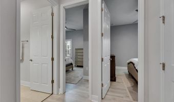 7420 PARADISO Dr, Apollo Beach, FL 33572
