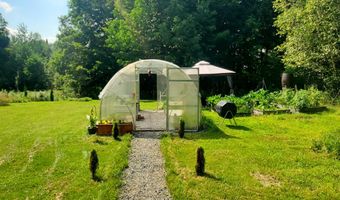 335 S Albany Rd, Albany, VT 05820