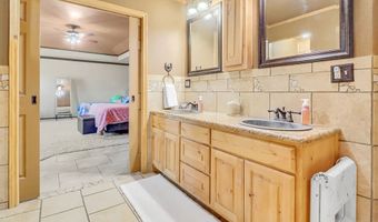 1010 NW 7th St, Andrews, TX 79714