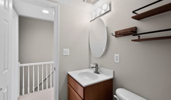 1455- B N VAN DORN St, Alexandria, VA 22304