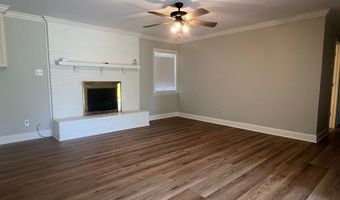 414 Pine Glen Dr, Albany, GA 31705