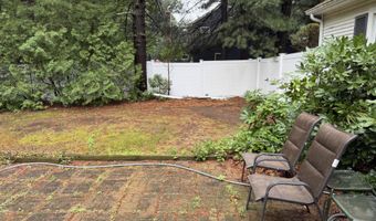 124 Brentwood Dr, Bristol, CT 06010