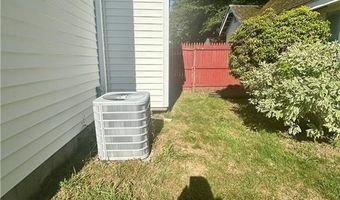 140 Alden Ave, Warwick, RI 02886