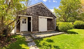 6 Baldwin Rd, Middletown, RI 02842
