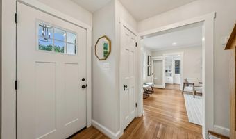 3801 LORCOM Ln N, Arlington, VA 22207