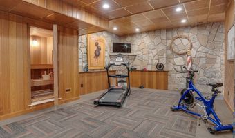 6 Williamsburg Ln, Bedford, NH 03110