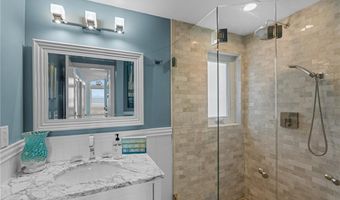19 Beach St 13, Narragansett, RI 02882