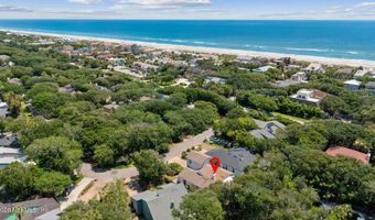 330 GARDEN Ln, Atlantic Beach, FL 32233