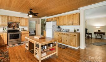 244 Mcmahon Ln, Bakersville, NC 28705