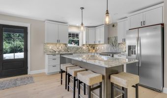 52 Woodbrey Ln, Standish, ME 04084