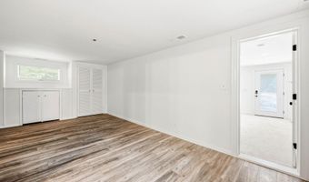 1007 Evergreen Rd, Anchorage, KY 40223