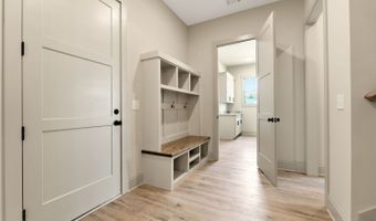 272 Community House, Barnesville, GA 30204