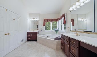 17 WATERTON Dr, Bear, DE 19701