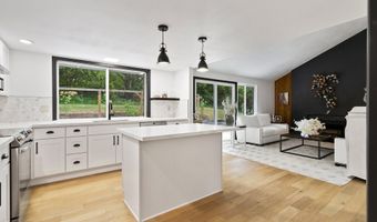 8395 SW BERRYHILL Ln, Beaverton, OR 97008