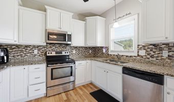 4400 Bristlecone Dr, Ayden, NC 28513