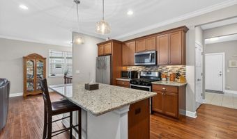777 W Fairway Dr, Addison, IL 60101