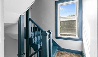 7 Caswell Ave, Newport, RI 02840