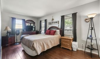 813 Pearse Ave, Auburn, IN 46706