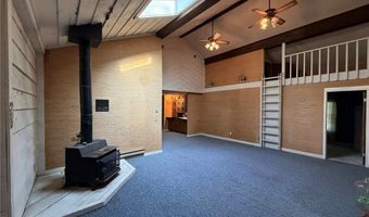 6400 Juniper Dr, Amherst, OH 44001