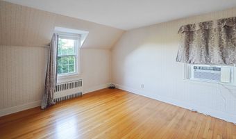 35 Lakewood Cir N, Manchester, CT 06040