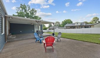 9850 Coventry Ln, Affton, MO 63123