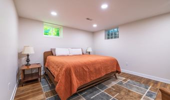47 Sunnyside Dr, Athens, OH 45701