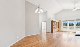 20707 YUKON St, Aurora, OR 97002