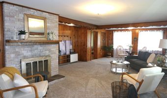 135 Riverside Dr, Alma, MI 48801
