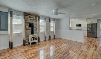 33 Spruce Ln, Bristol, RI 02809