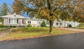 2 Oak Grove Blvd, North Providence, RI 02911
